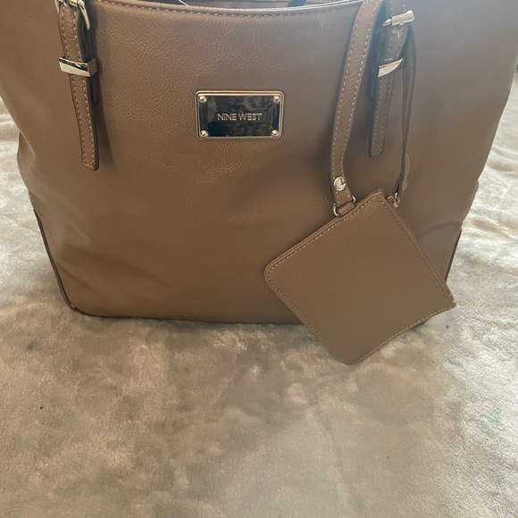 Nine West Tan Large “It Girl” Tote with attached coin purse - Picture 4 of 7